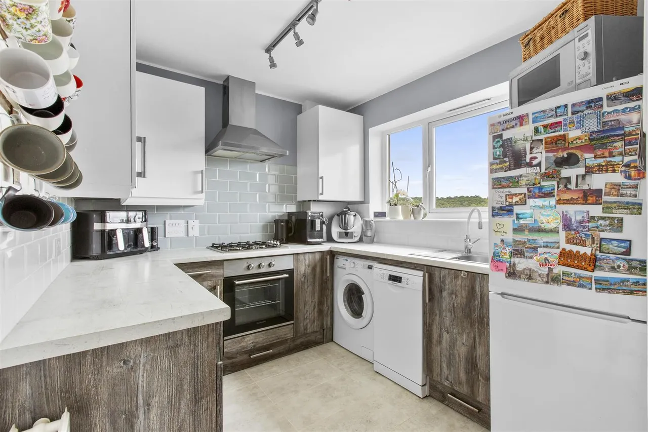St. Hughs Avenue, High Wycombe, HP13, photo 4