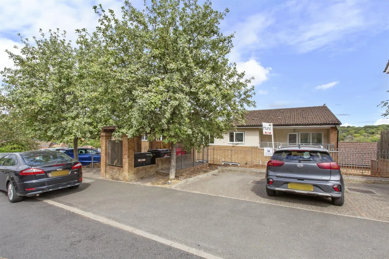 St. Hughs Avenue, High Wycombe, HP13, photo 14