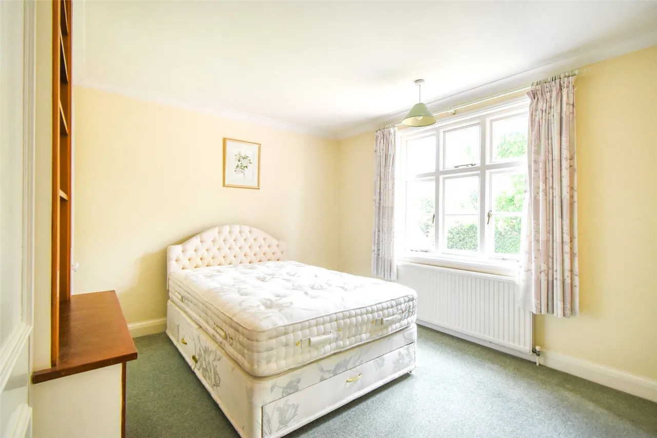 Reading Road, Hook, Hampshire, RG27 9EA, photo 18