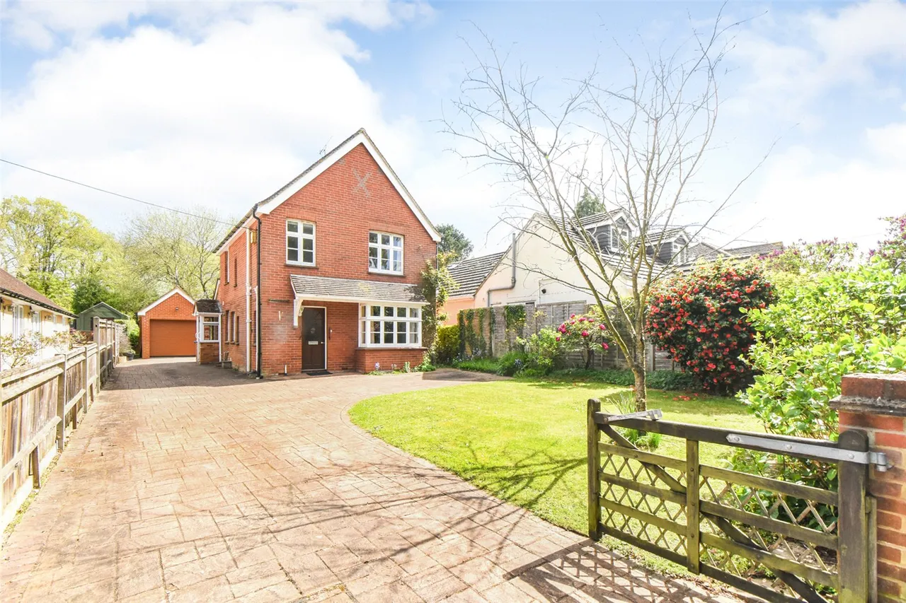 Reading Road, Hook, Hampshire, RG27 9EA, photo 7