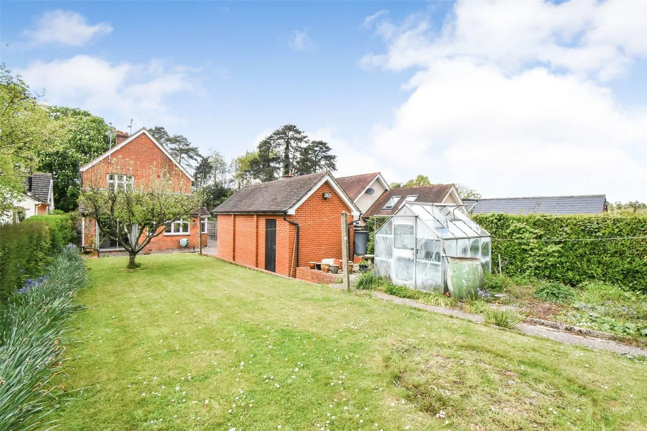 Reading Road, Hook, Hampshire, RG27 9EA, photo 11