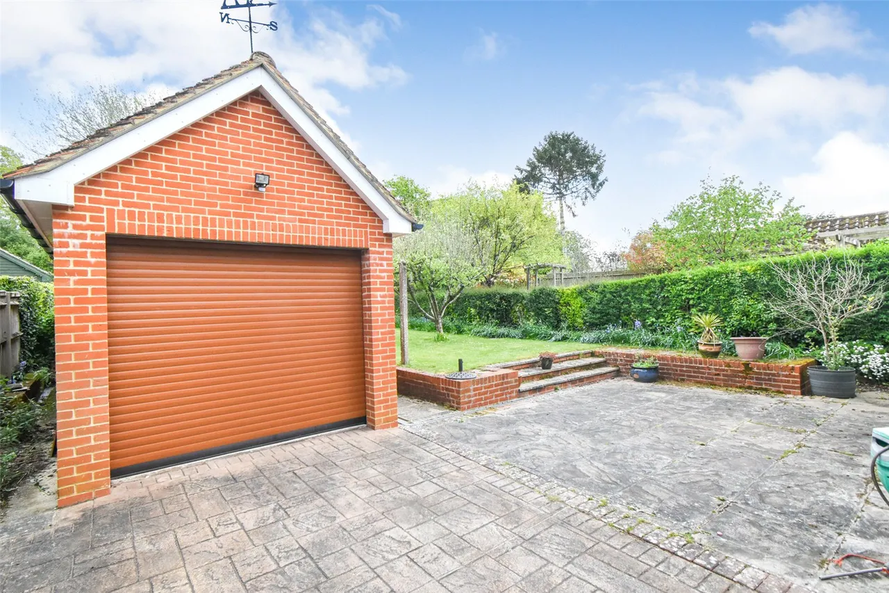Reading Road, Hook, Hampshire, RG27 9EA, photo 12