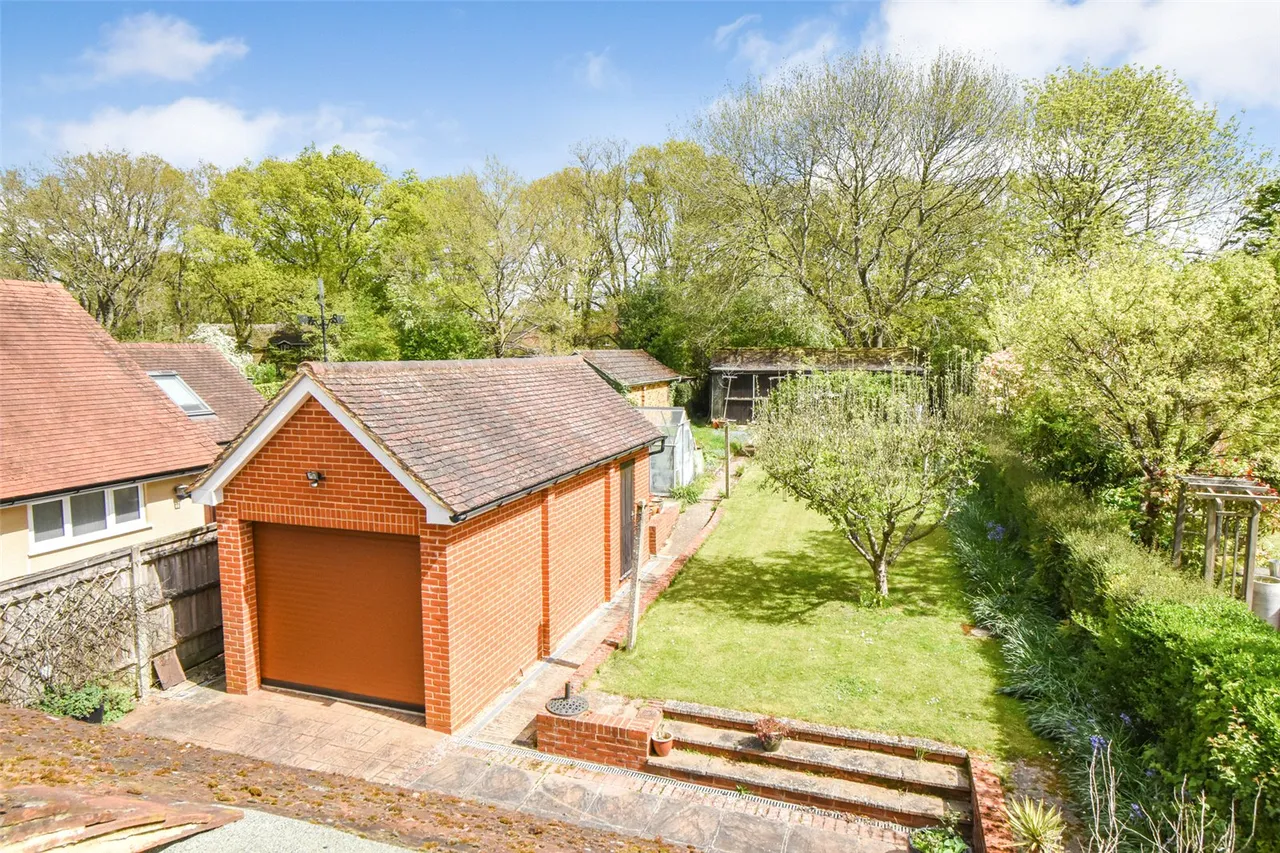 Reading Road, Hook, Hampshire, RG27 9EA, photo 21