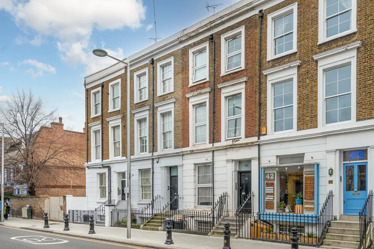 46 Pembridge Road, London, photo 2