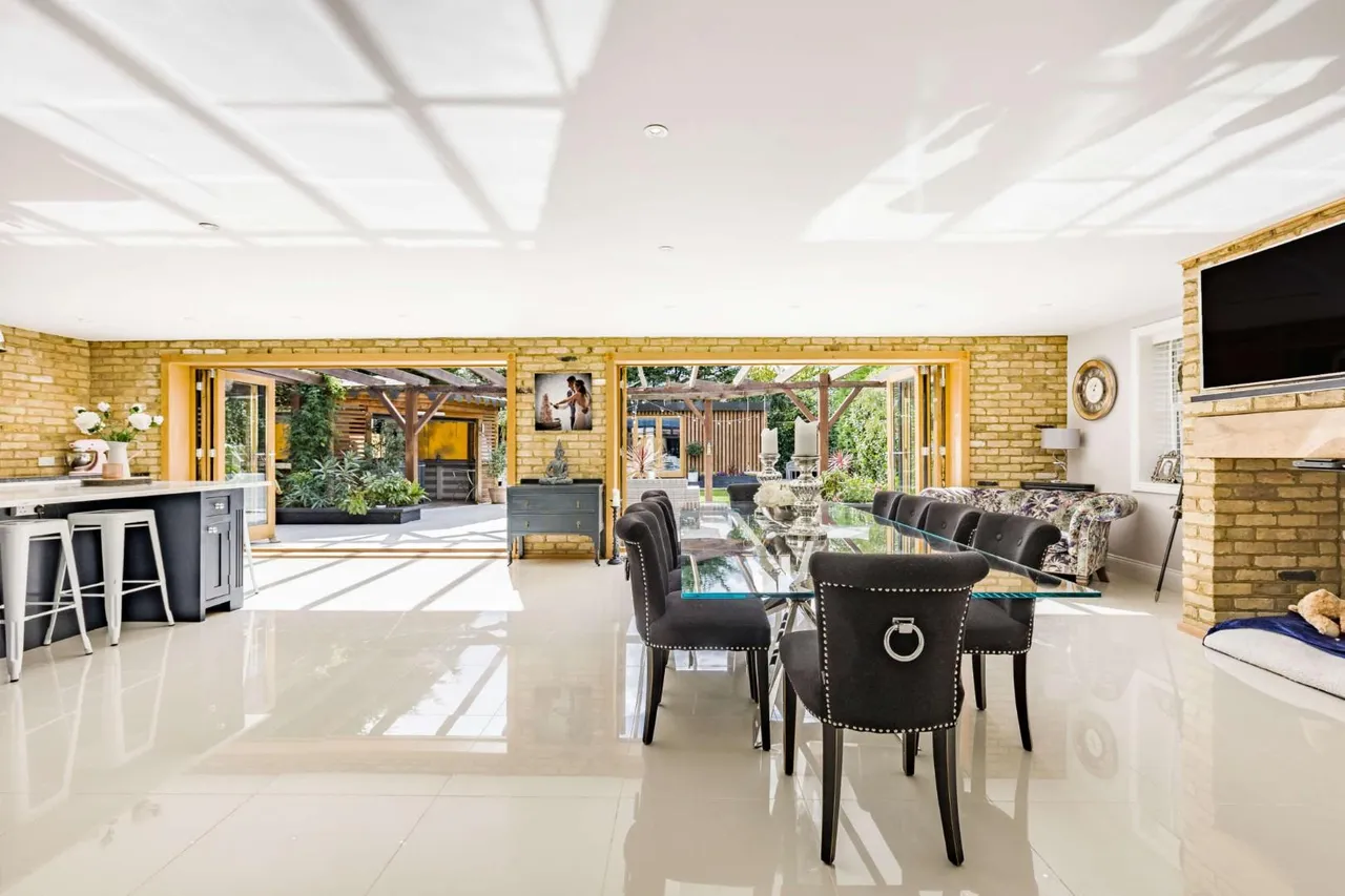 Coolgardie Road, Ashford, Surrey, TW15 1ES, photo 9