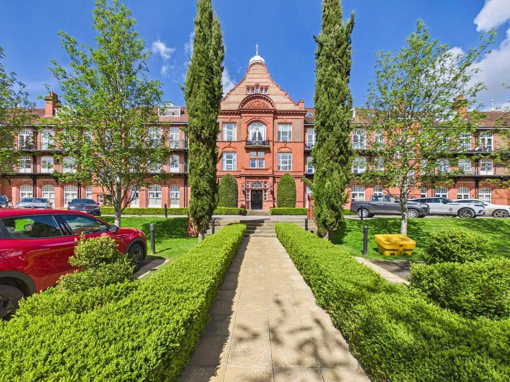 2 bed flat for sale — Kingswood Park, Kingswood, Frodsham, Cheshire, WA6 6EH