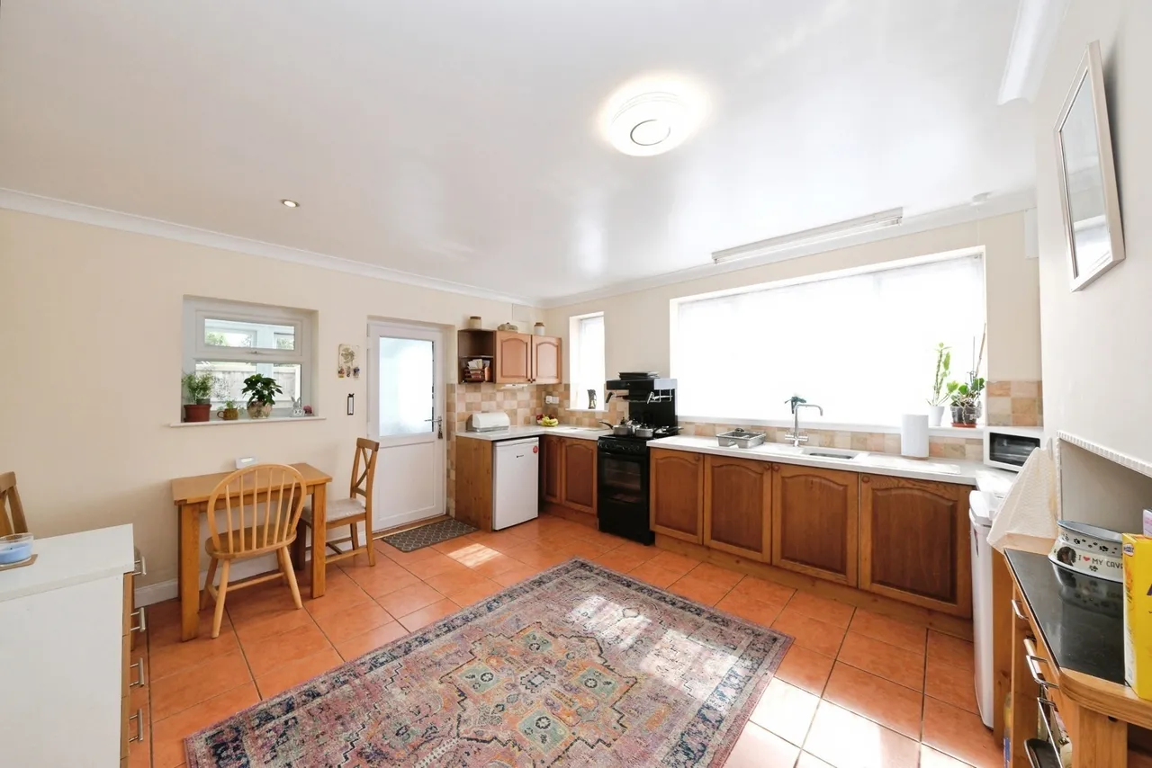 Park Hall Road, Mansfield Woodhouse, Mansfield, Nottinghamshire, NG19, photo 6