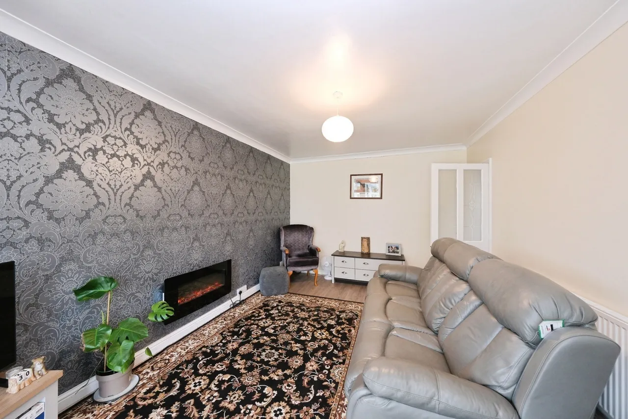 Park Hall Road, Mansfield Woodhouse, Mansfield, Nottinghamshire, NG19, photo 4