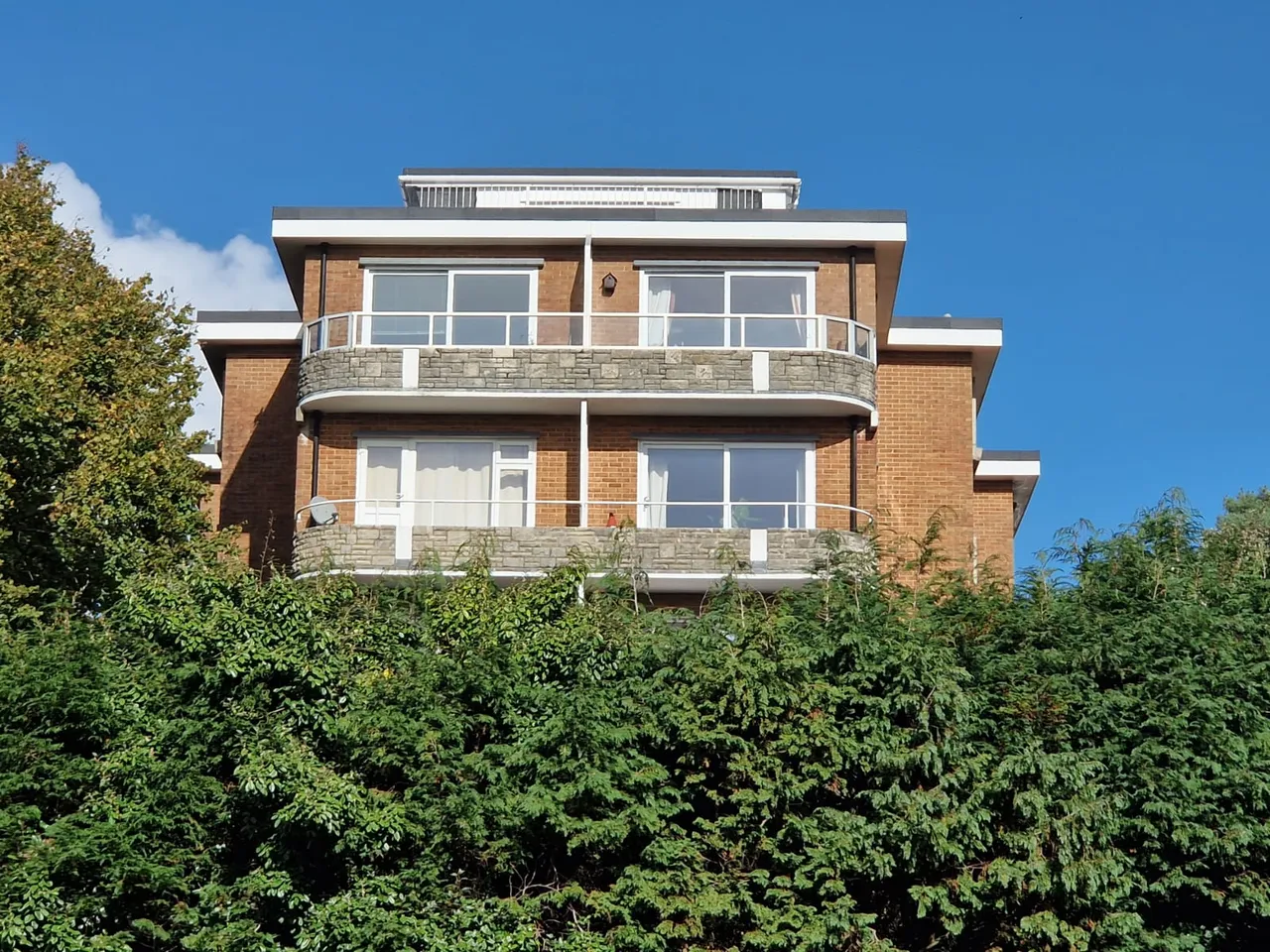 3 bed flat for sale — Chine Crescent, Bournemouth, BH2 5LA