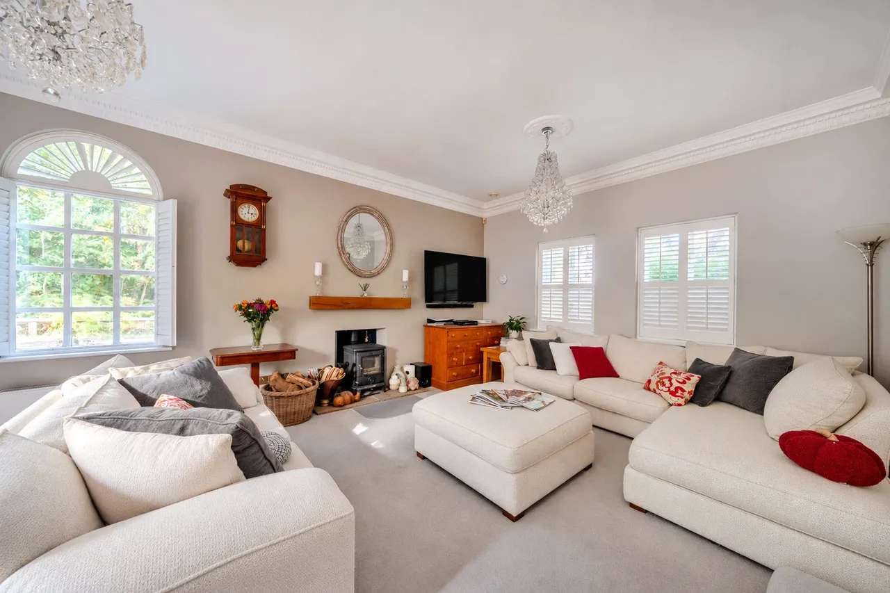 Mallards Way, Lightwater, GU18, photo 5