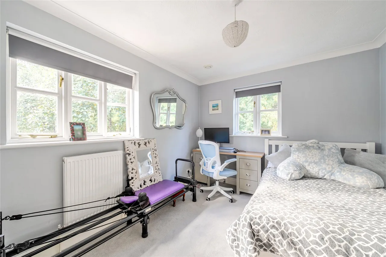 Mallards Way, Lightwater, GU18, photo 12