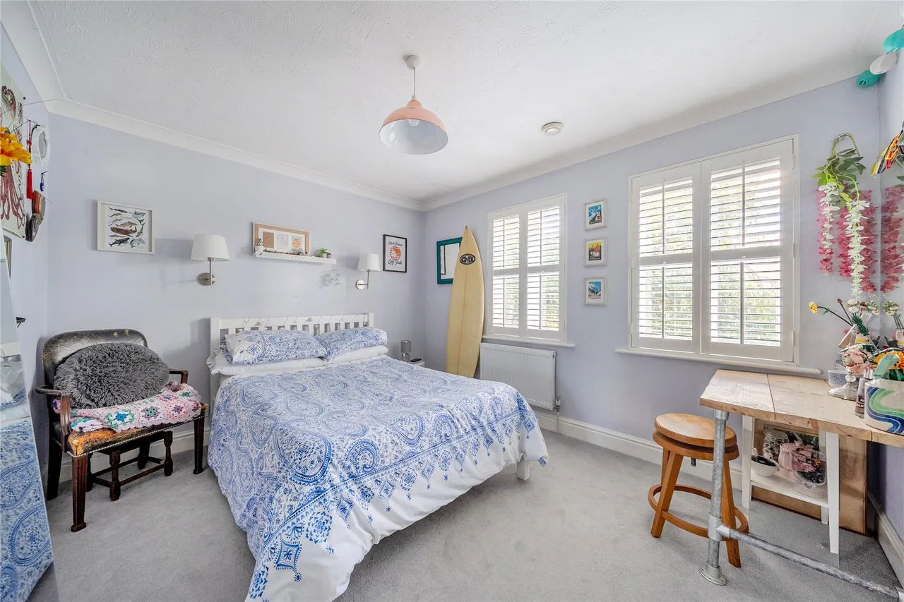 Mallards Way, Lightwater, GU18, photo 11