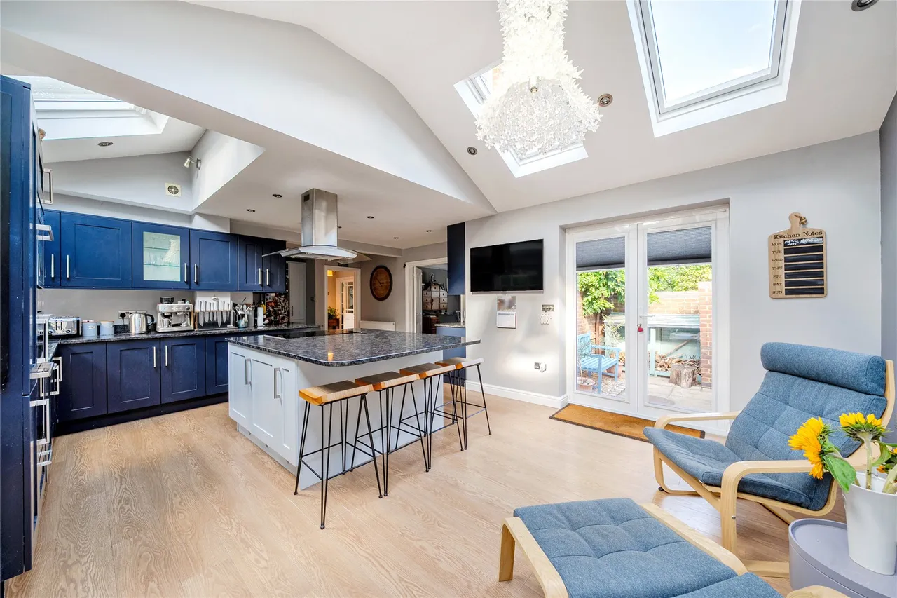 Mallards Way, Lightwater, GU18, photo 4