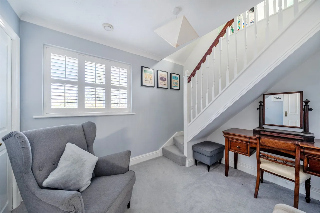 Mallards Way, Lightwater, GU18, photo 15