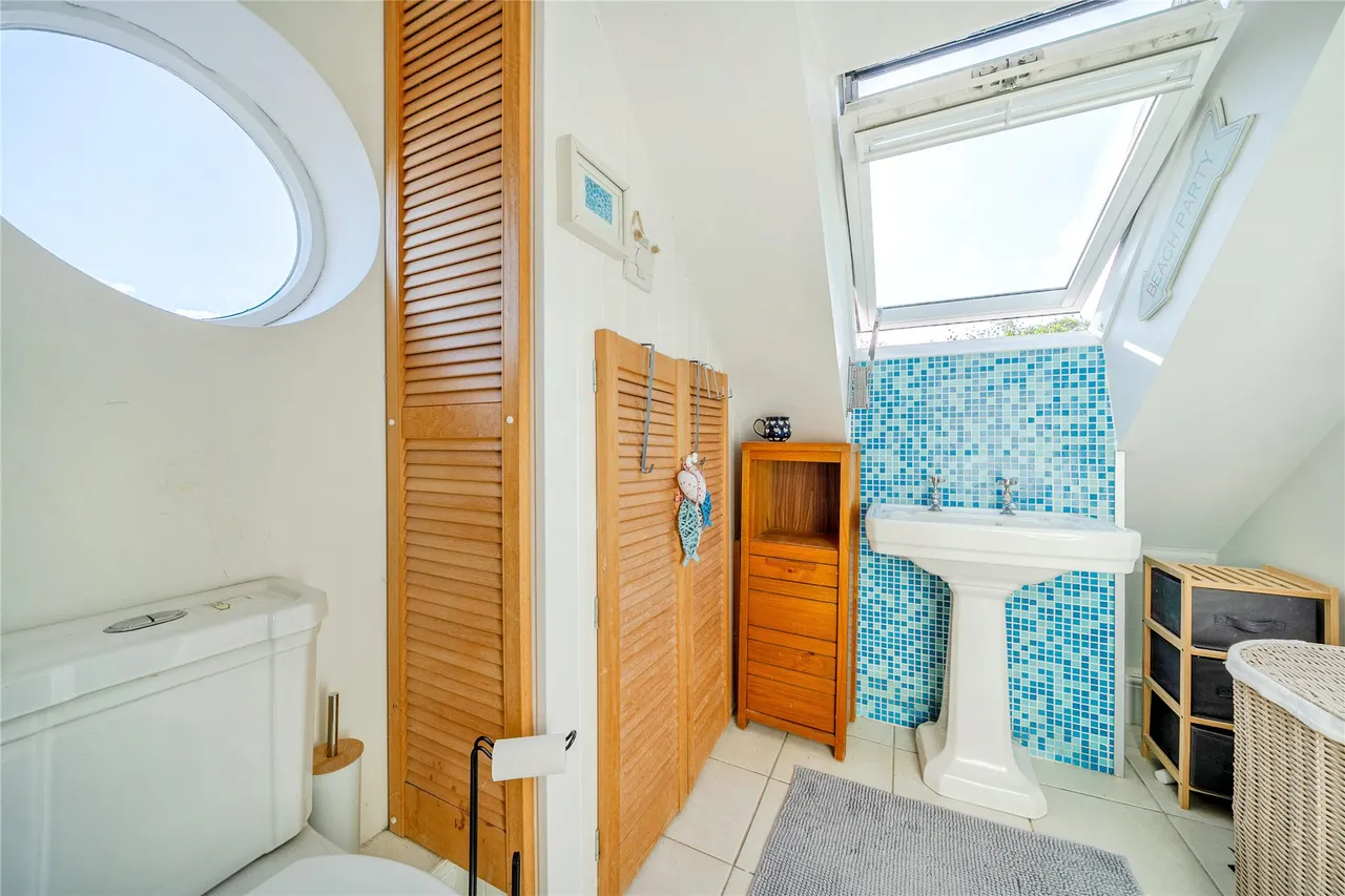 Mallards Way, Lightwater, GU18, photo 18
