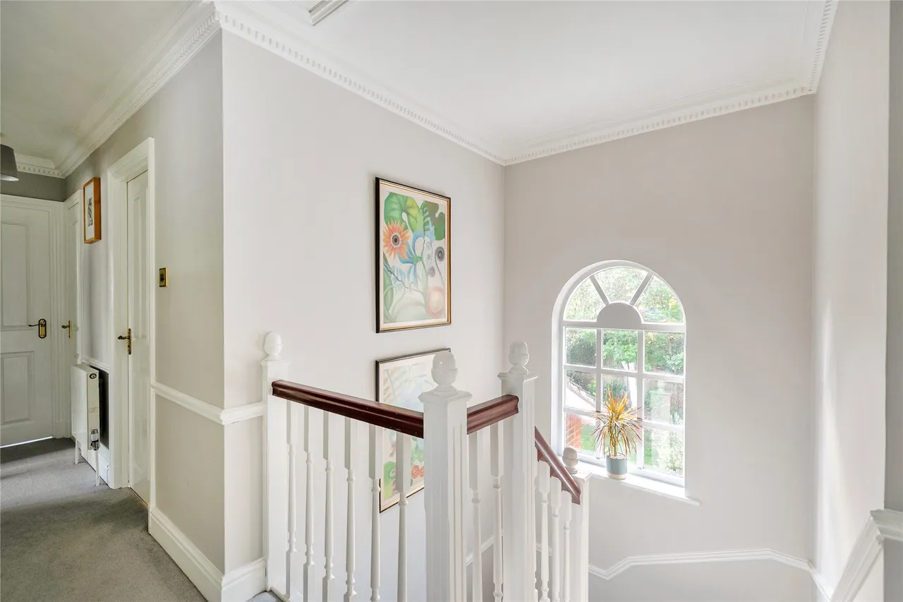 Mallards Way, Lightwater, GU18, photo 9