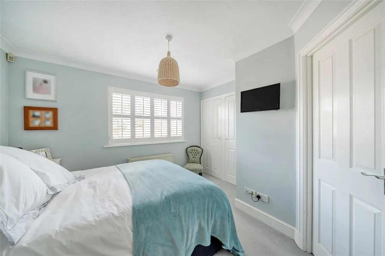 Mallards Way, Lightwater, GU18, photo 10
