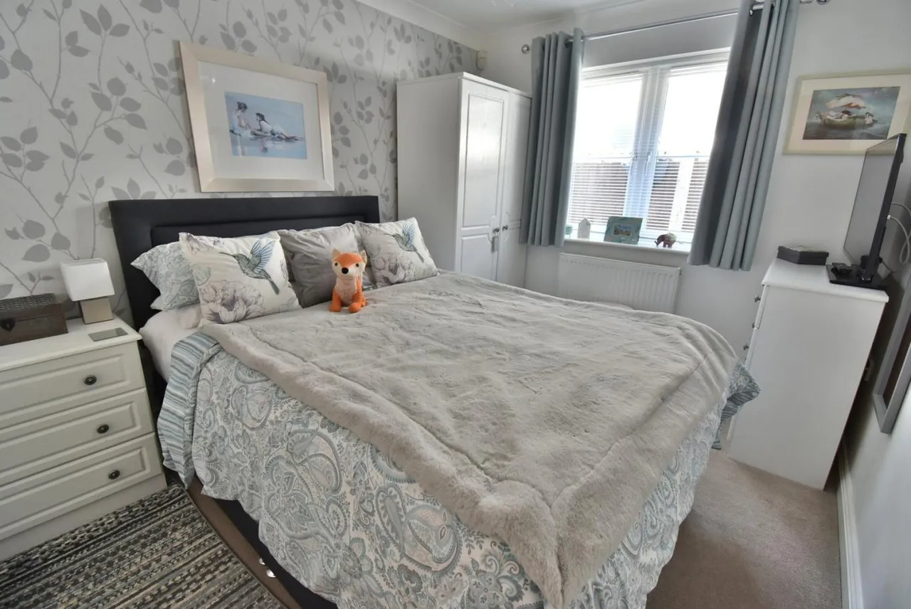Jenni Close, BH11, photo 13