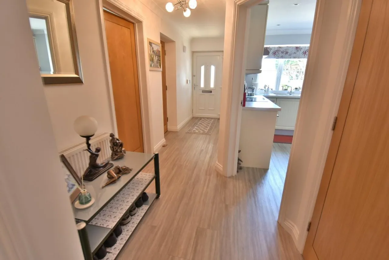 Jenni Close, BH11, photo 16