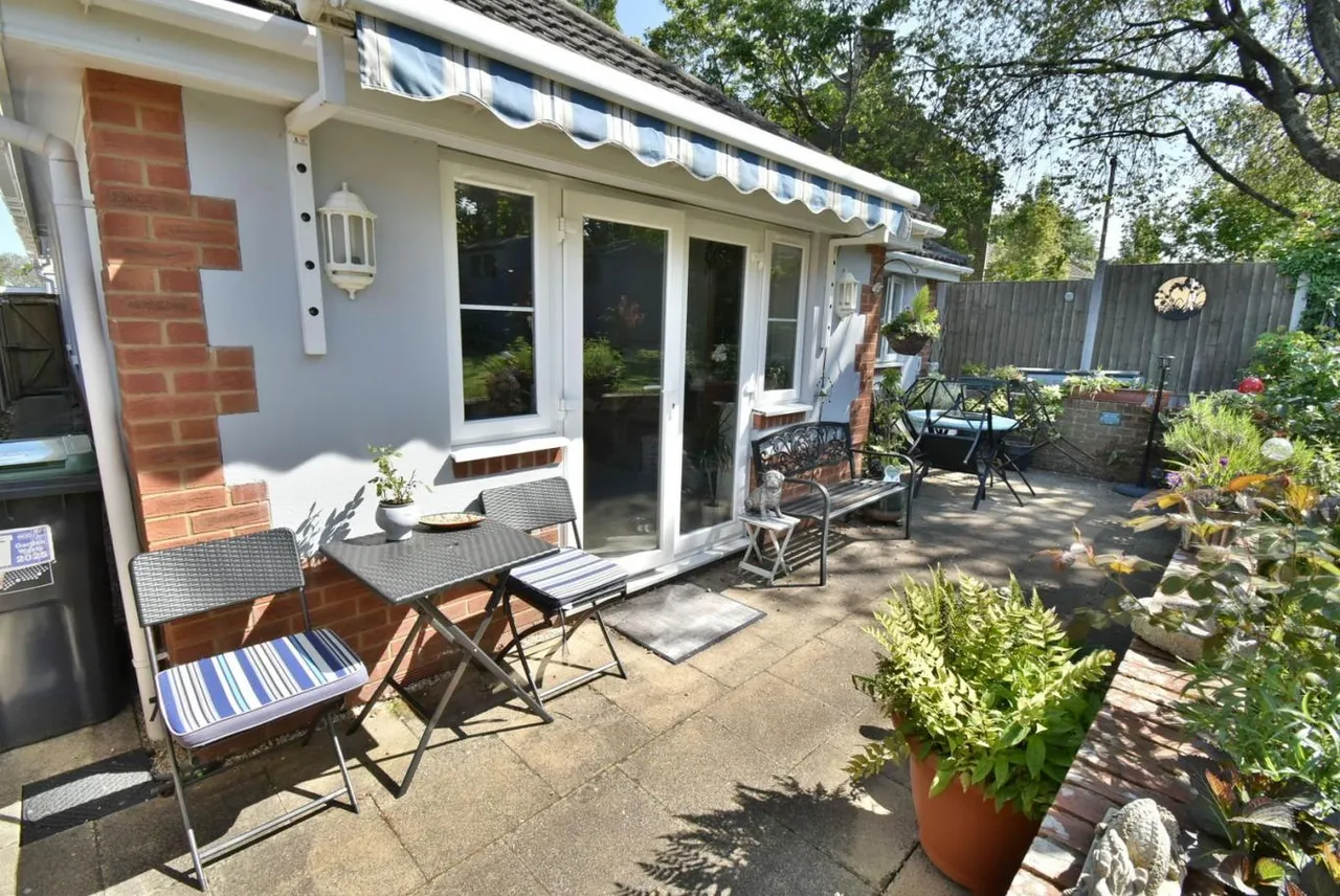 Jenni Close, BH11, photo 17