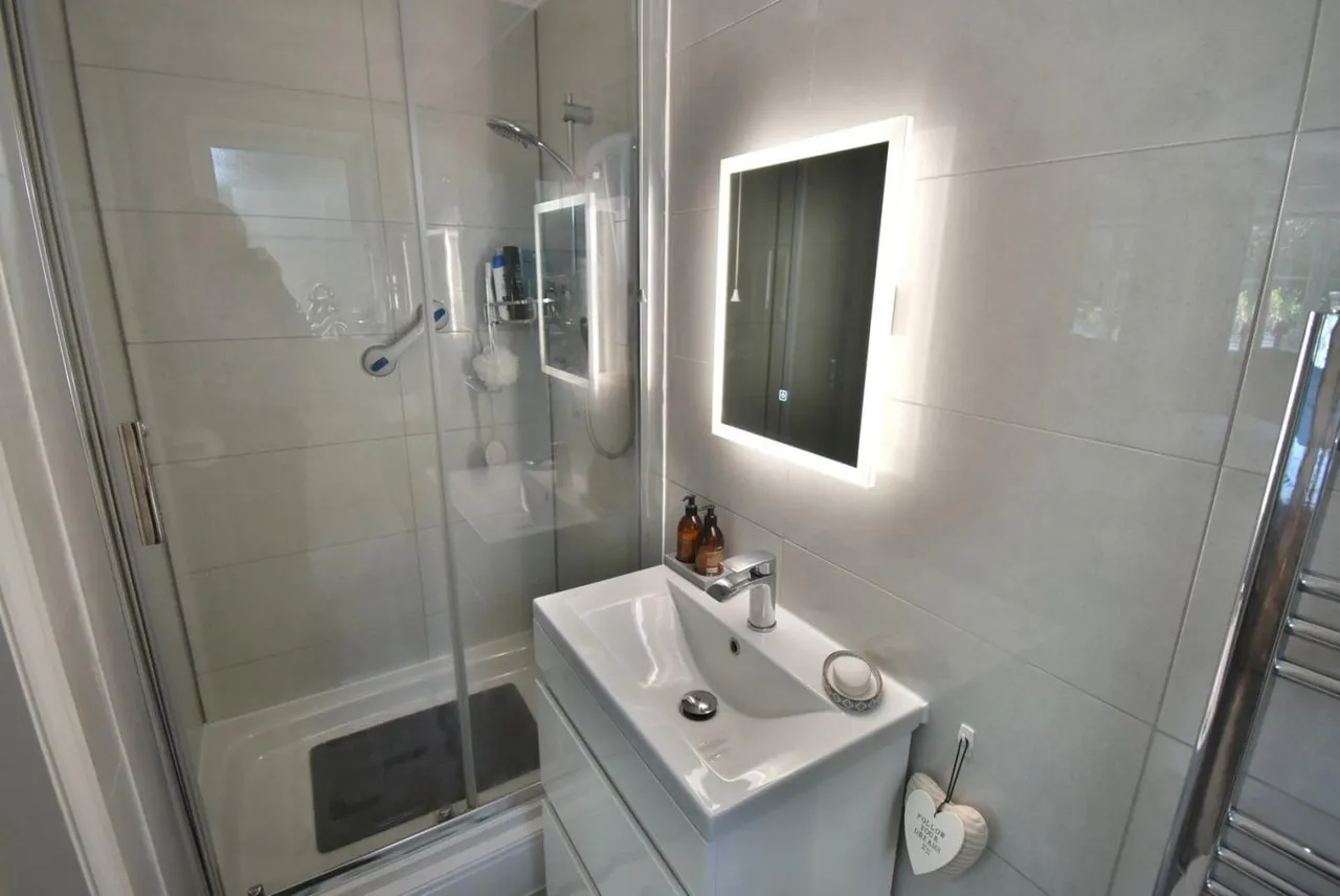 Jenni Close, BH11, photo 11