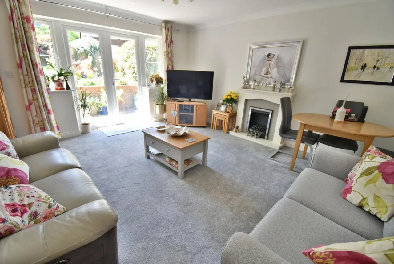 Jenni Close, BH11, photo 8