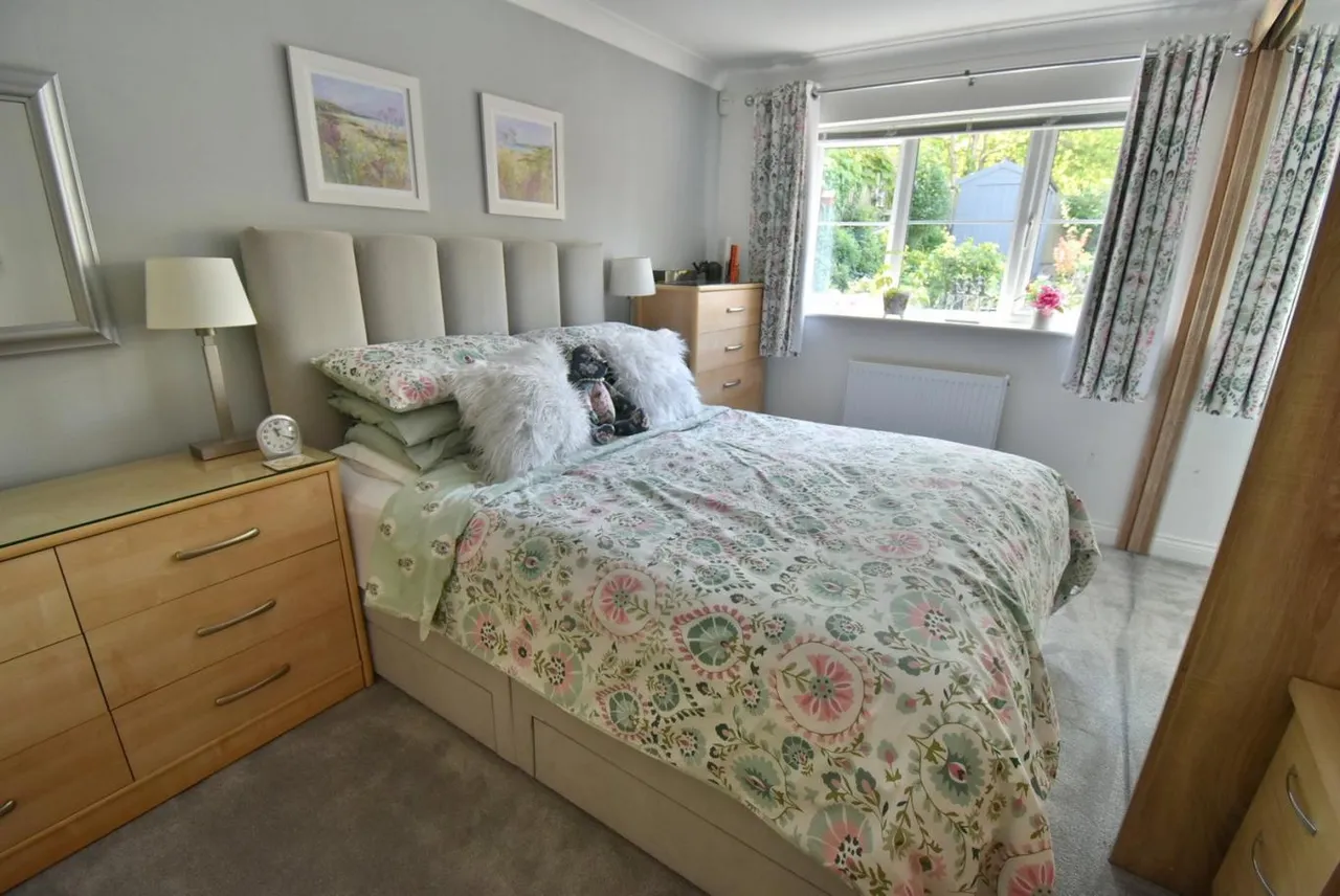 Jenni Close, BH11, photo 12