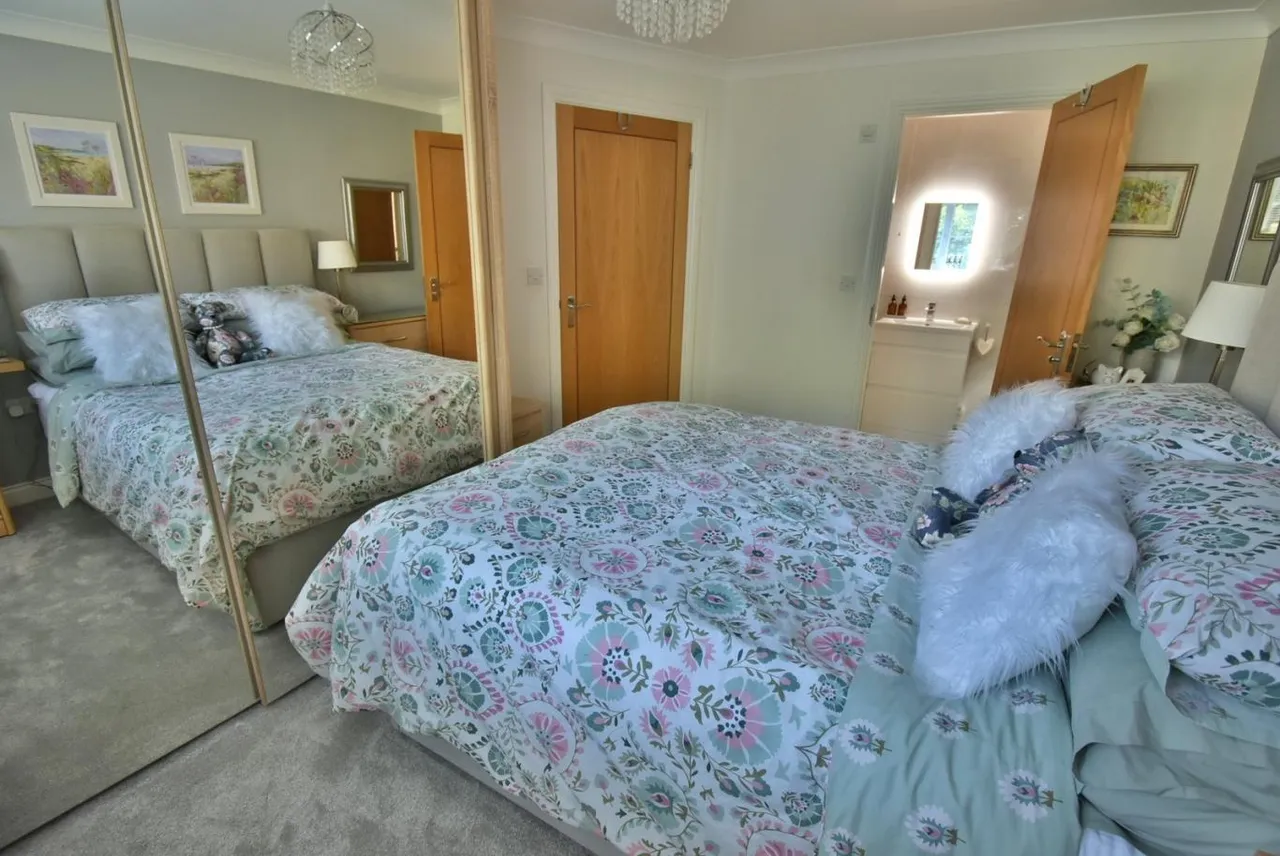 Jenni Close, BH11, photo 10