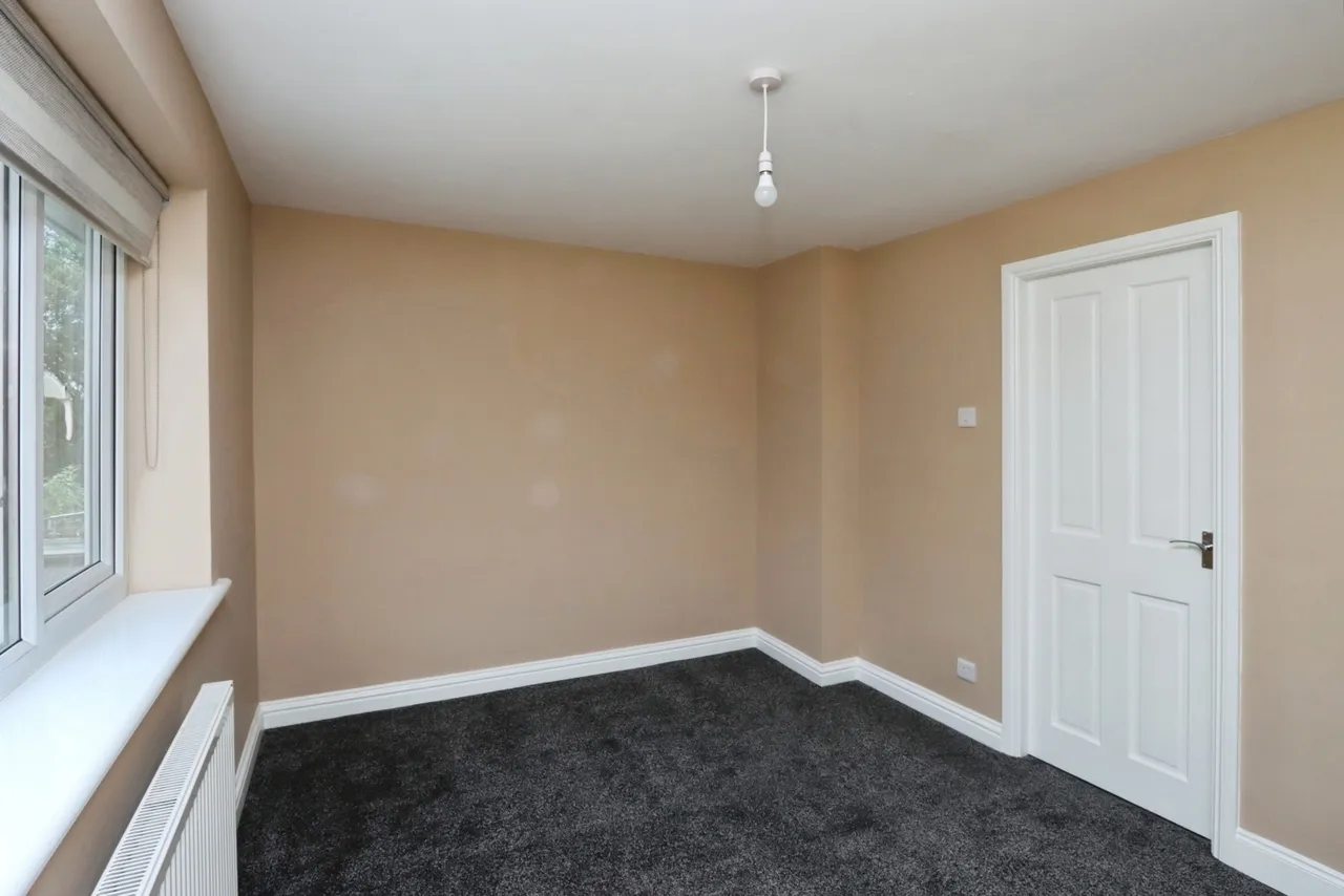 Oakworth Close, Halfway, Sheffield, S20, photo 8