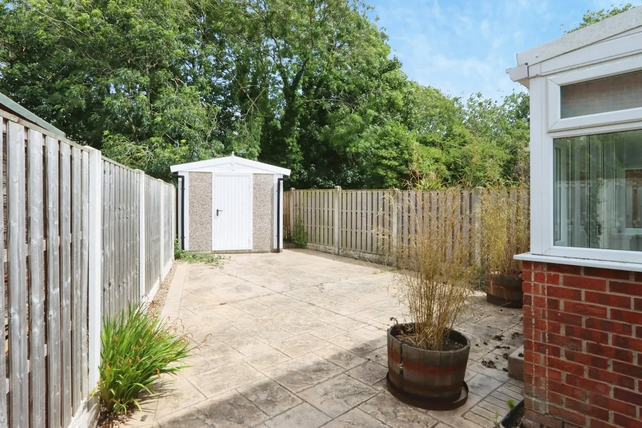 Oakworth Close, Halfway, Sheffield, S20, photo 15