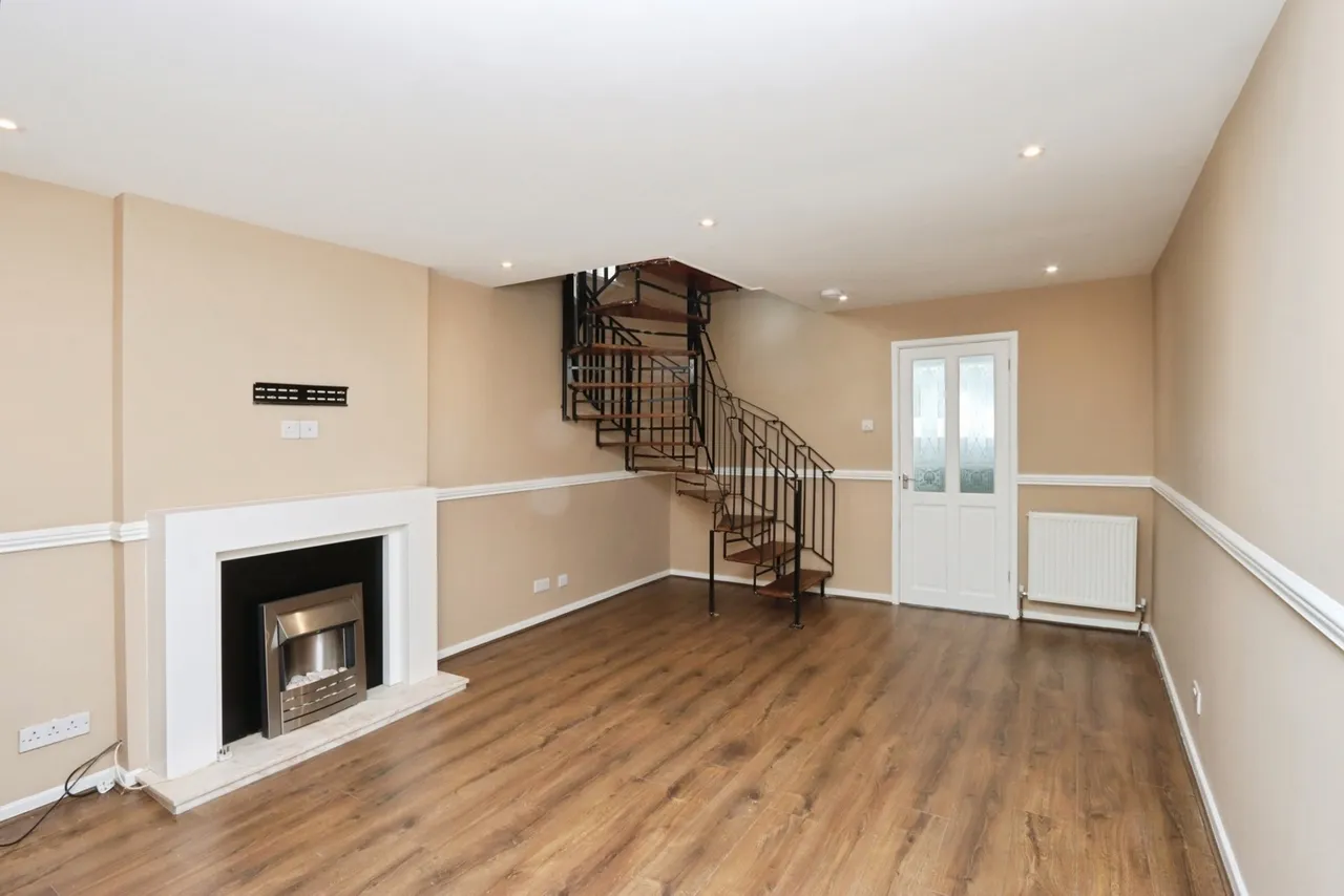 Oakworth Close, Halfway, Sheffield, S20, photo 6