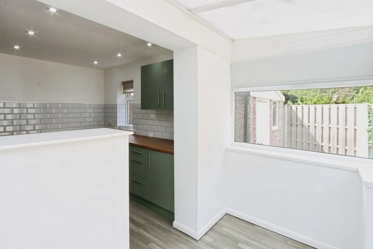 Oakworth Close, Halfway, Sheffield, S20, photo 17