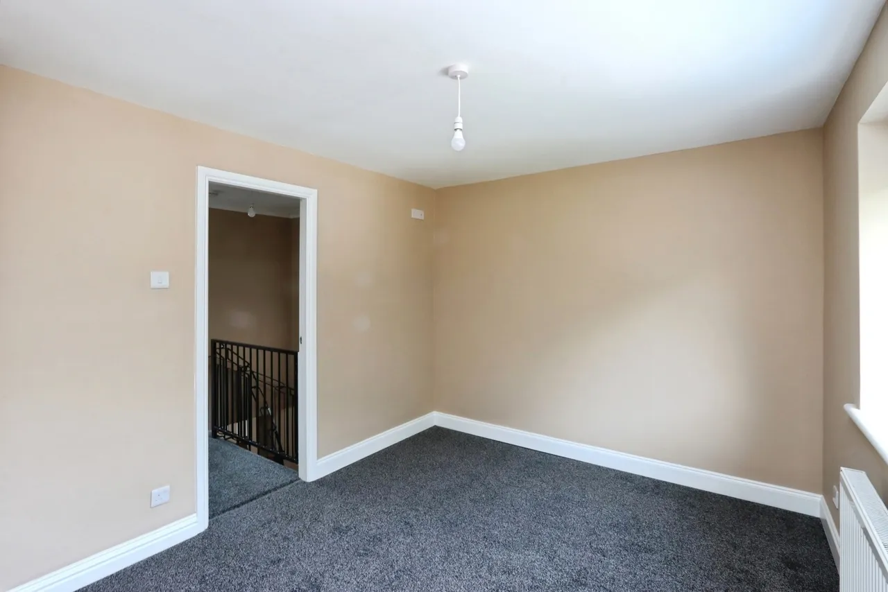 Oakworth Close, Halfway, Sheffield, S20, photo 11