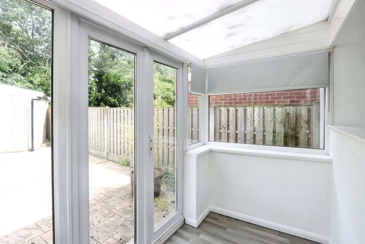 Oakworth Close, Halfway, Sheffield, S20, photo 16