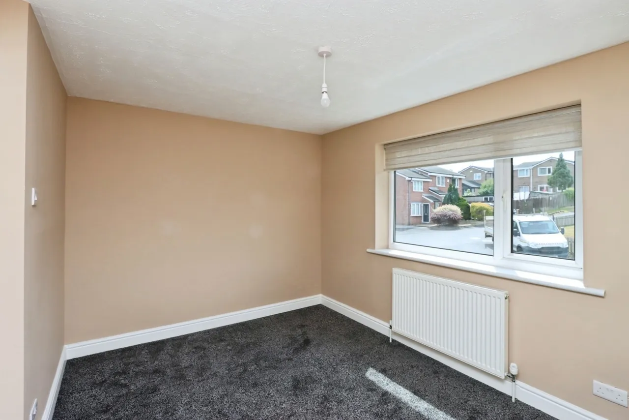 Oakworth Close, Halfway, Sheffield, S20, photo 9
