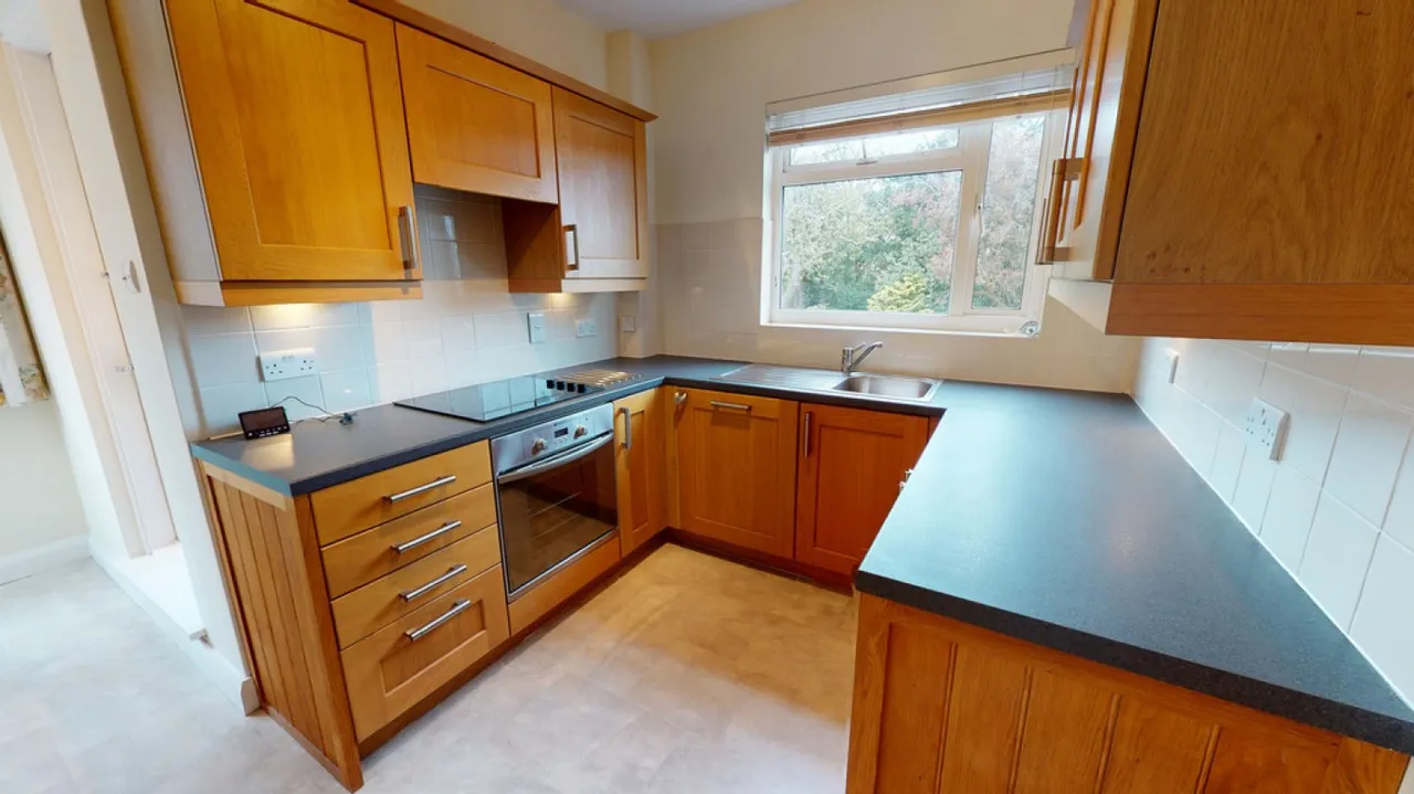 Eldorado Crescent, Cheltenham, photo 5