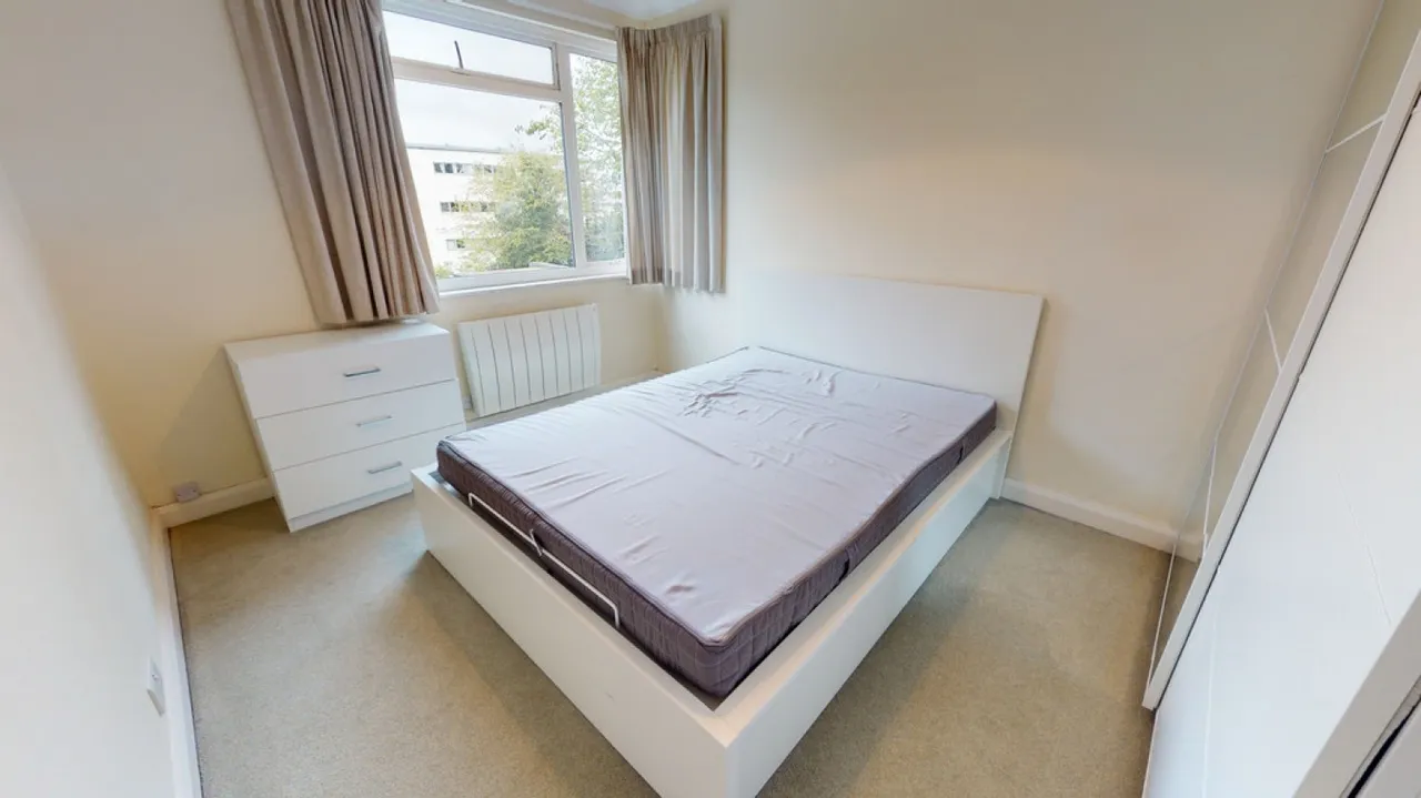 Eldorado Crescent, Cheltenham, photo 12