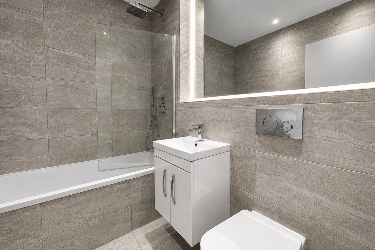 29 River Court, WOKING, photo 7