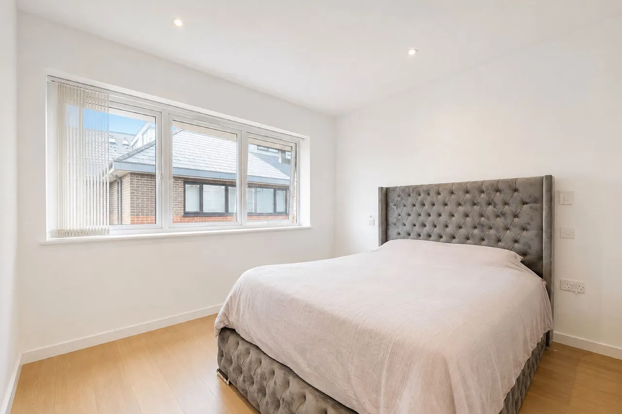 29 River Court, WOKING, photo 5