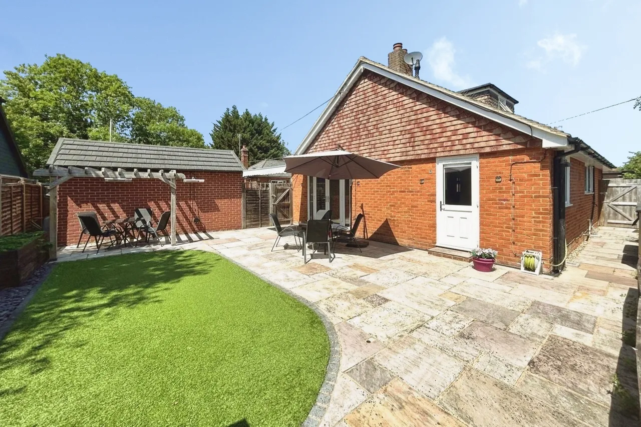 Milkingpen Lane, Old Basing, Basingstoke, Hampshire, RG24 7DD, photo 3