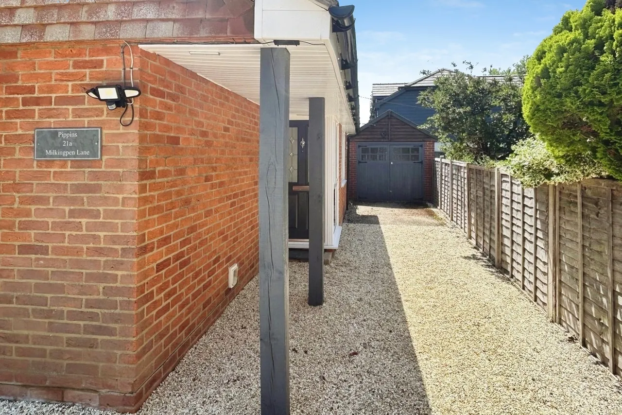 Milkingpen Lane, Old Basing, Basingstoke, Hampshire, RG24 7DD, photo 22