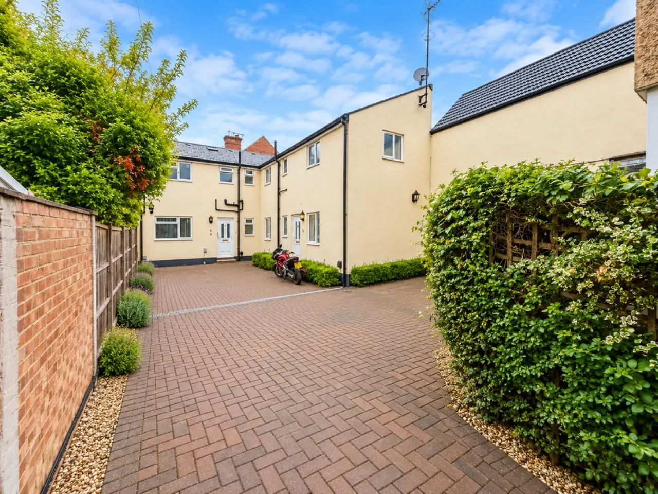 Regents Court, St. Albans, photo 7