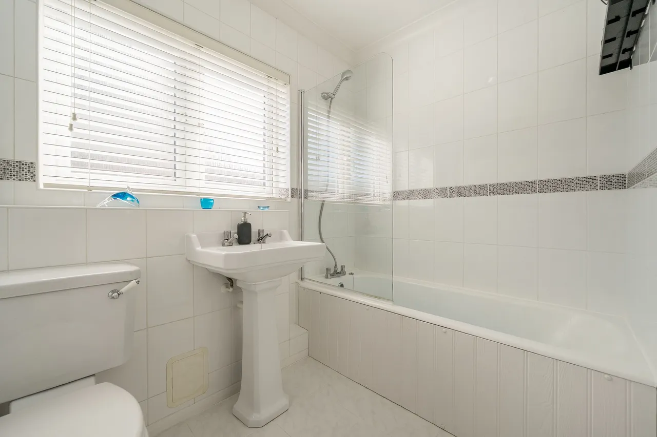 Palmbeach Avenue, Hythe, CT21, photo 16