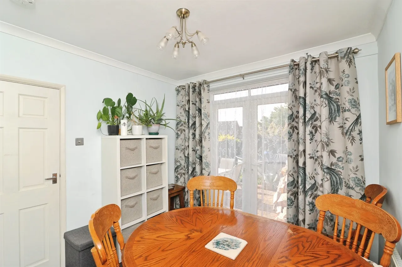 Dymond Road, St. Leonards-On-Sea, photo 3