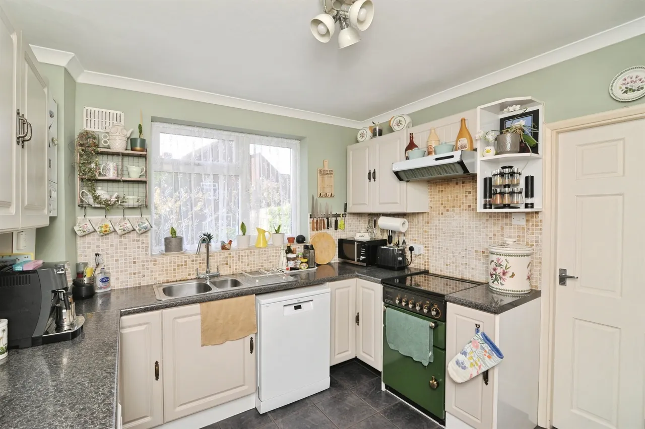 Dymond Road, St. Leonards-On-Sea, photo 4