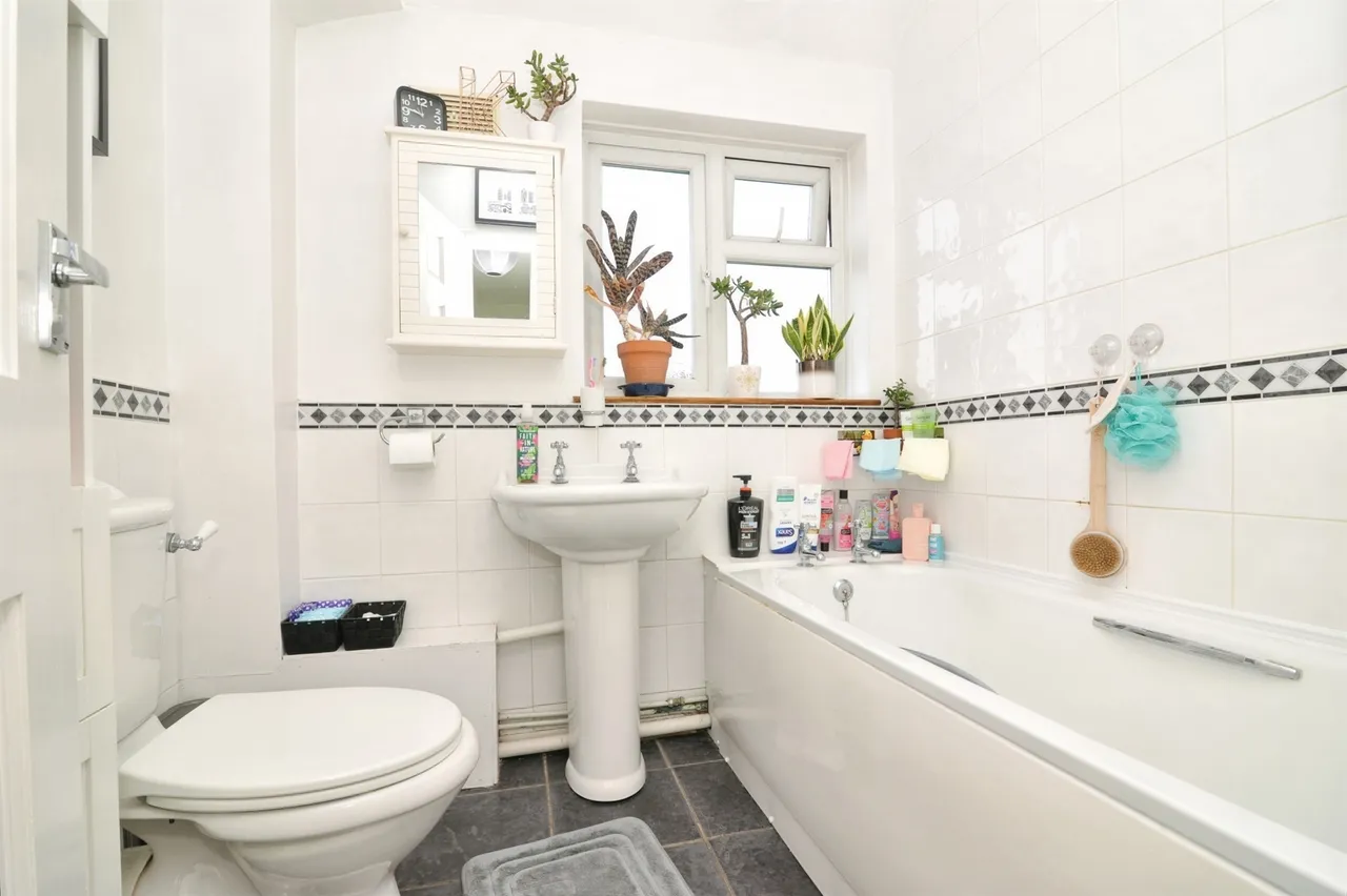Dymond Road, St. Leonards-On-Sea, photo 11