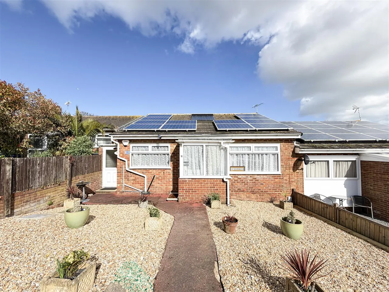 2 bed house for sale — Jay Close, Eastbourne, BN23 7RW