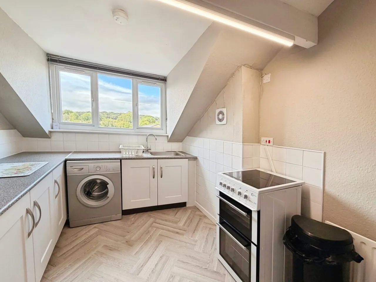 Town Street, Horsforth, LS18, photo 5