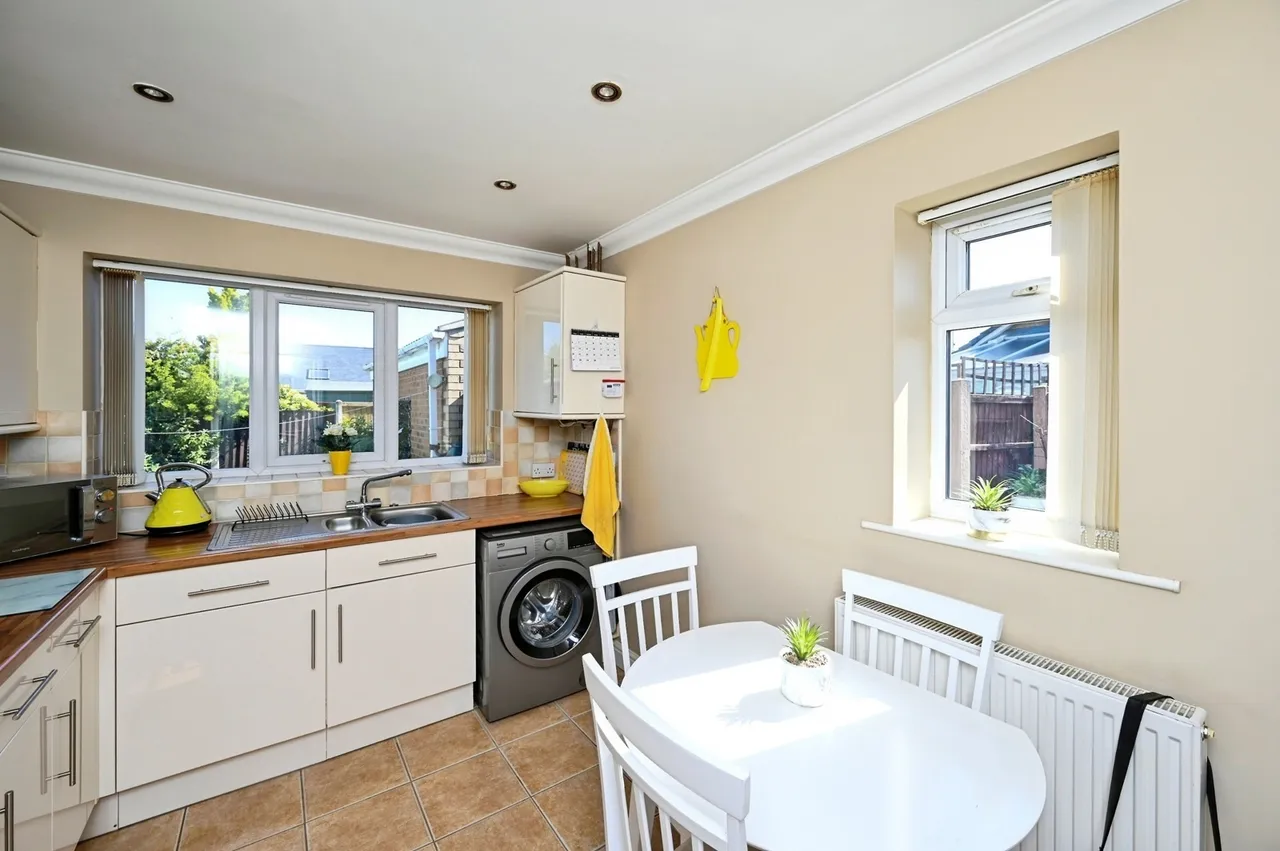 Rolaine Close, Mansfield Woodhouse, Mansfield, Nottinghamshire, NG19, photo 7