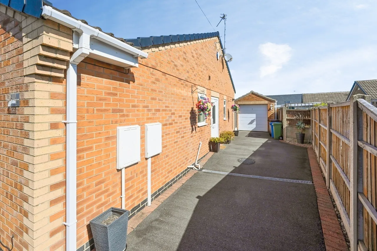 Rolaine Close, Mansfield Woodhouse, Mansfield, Nottinghamshire, NG19, photo 13